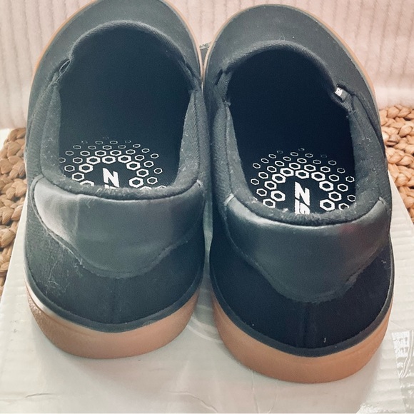 Lugz NWOT Clipper Boys 3.5 Black Canvas Slip On Shoes - Picture 5 of 6